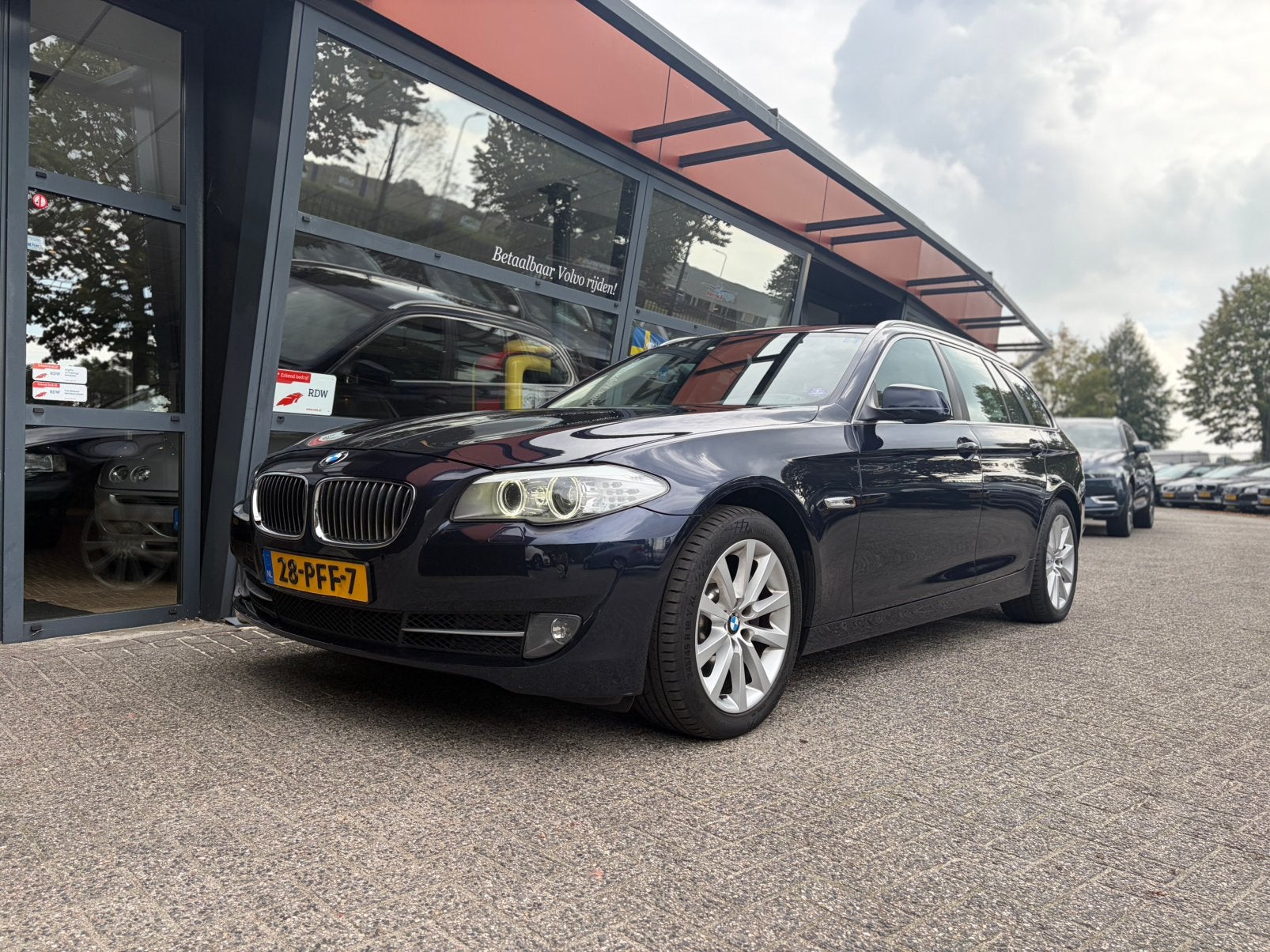 BMW 5-Serie 528I Touring 190KW Aut8 2011 Blauw, Auto's, Achterwielaandrijving, Beige, Blauw, 2996 cc