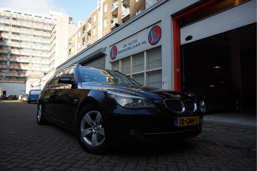 BMW 5 Serie Touring 523i Executive | Panoramadak | Leer | Ma, Auto's, BMW, Achterwielaandrijving, Gebruikt, Zwart, Zwart