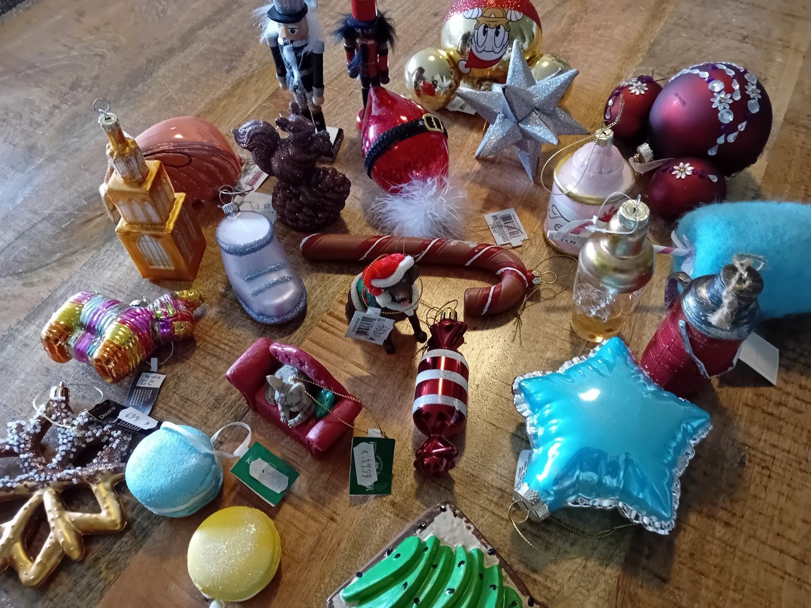 Partij kerstballen, kerstfiguren, 650 items, Ophalen