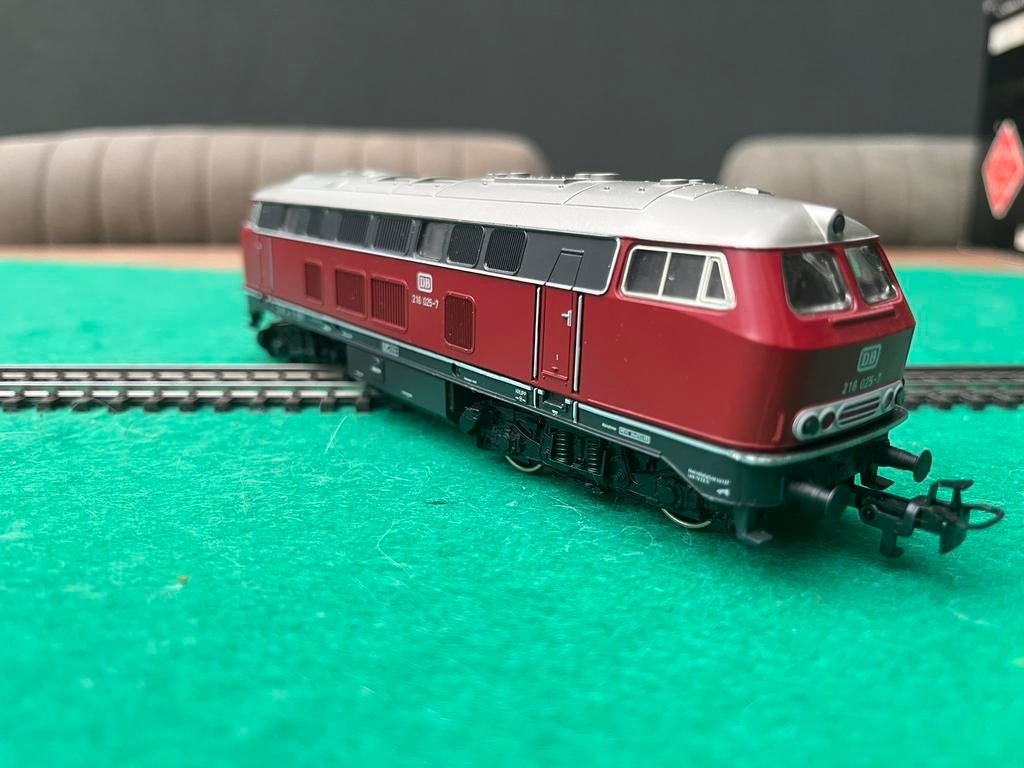 Märklin H0 3375 Diesellocomotief DB BR 216 025-7 – Delta, Hobby en Vrije tijd, Wisselstroom, Gebruikt, Locomotief, Ophalen of Verzenden