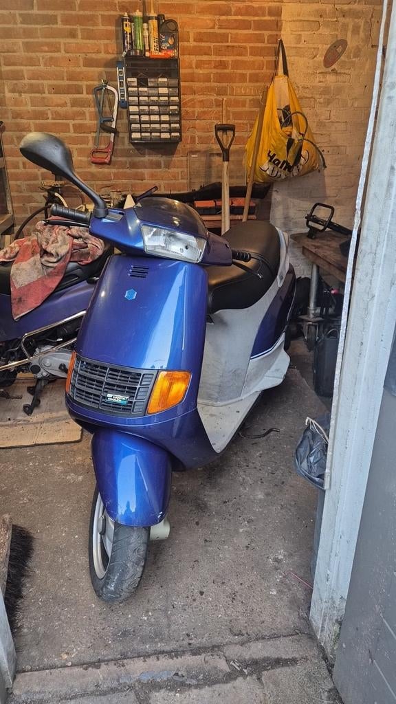 Piaggio quartz brom in onderdelen tekoop, Fietsen en Brommers, Brommeronderdelen | Scooters, Ophalen, Zo goed als nieuw