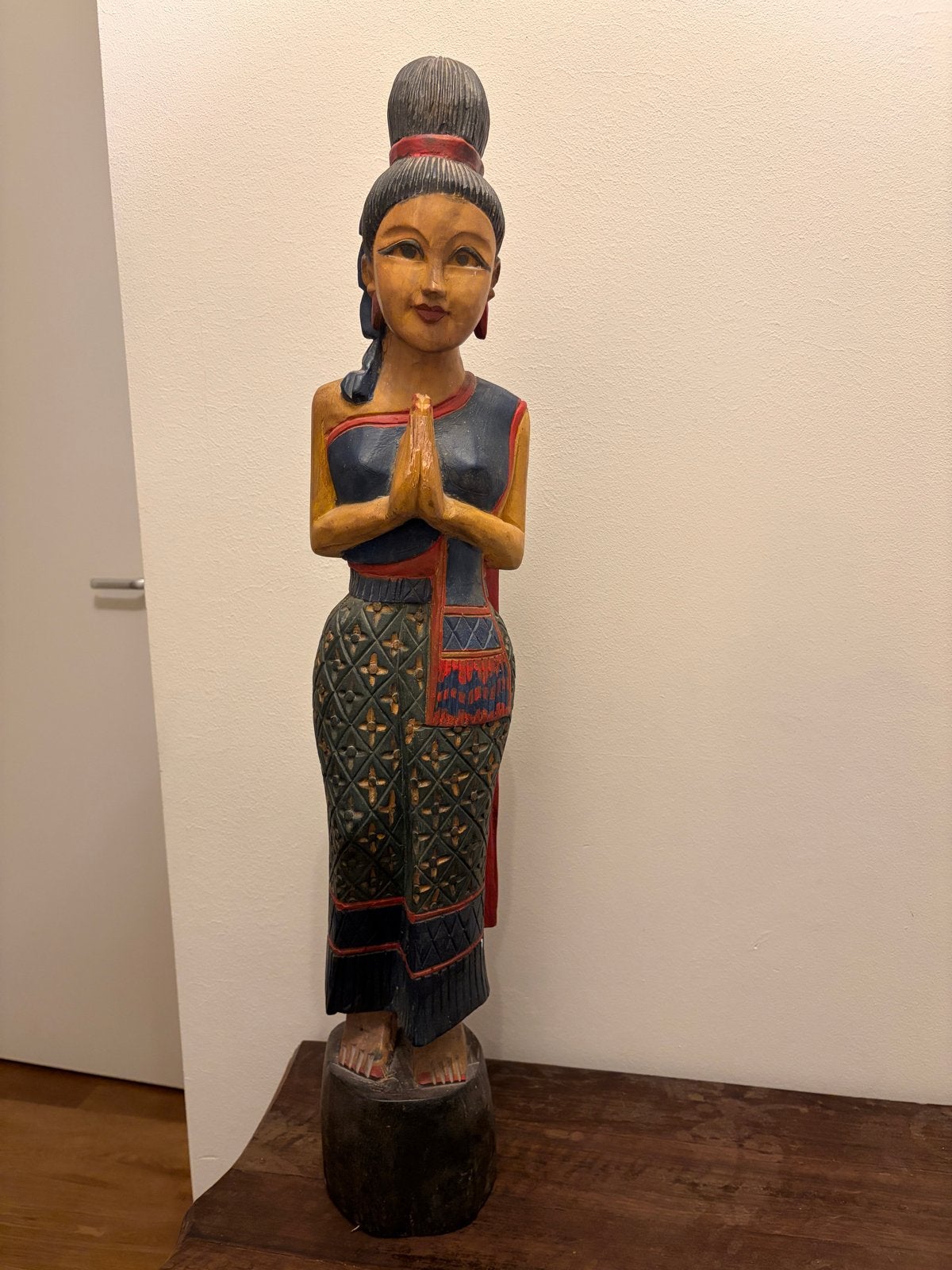 Handgesneden houten beeld van Thaise danseres, Ophalen, 50 - 100 cm, Beeld, Hout
