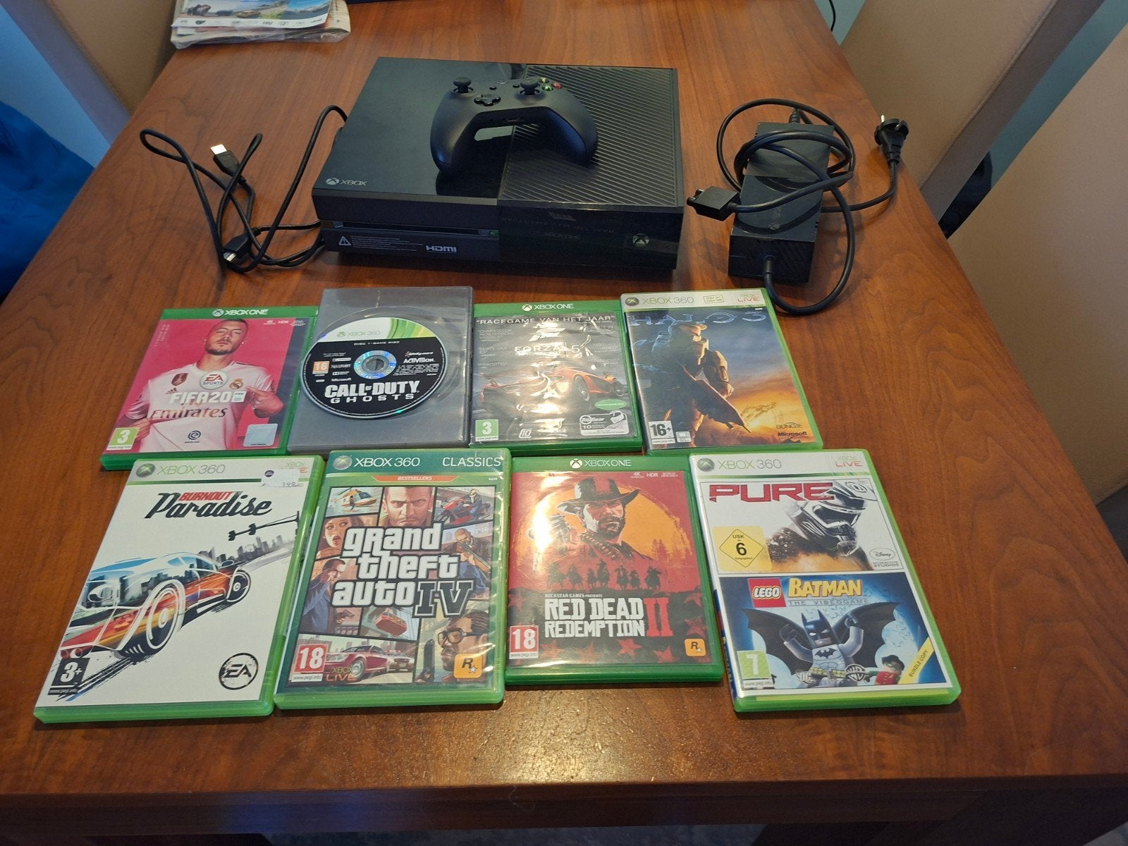 Xbox One met controller en 8 games, Xbox One, Ophalen of Verzenden, Met 1 controller, 500 GB