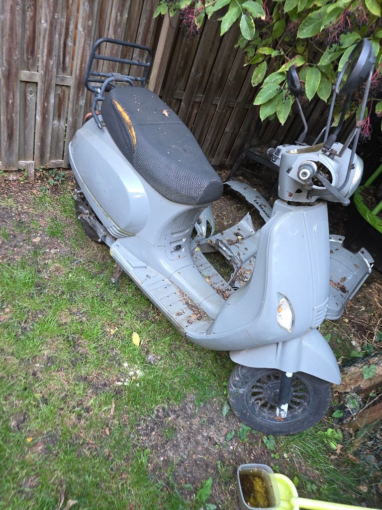 Gratis la souris e-sourini elektrische scooter, Fietsen en Brommers, Brommers | Overige merken, Ophalen, Gebruikt, Maximaal 25 km/u