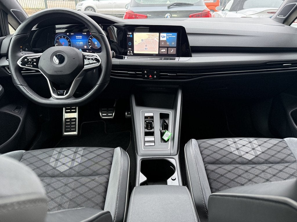 Volkswagen Golf 1.5 eTSI R-Line Business+  Vitrual cockpi, Auto's, Volkswagen, 12 maanden, 4 cilinders, Zwart, Origineel Nederlands