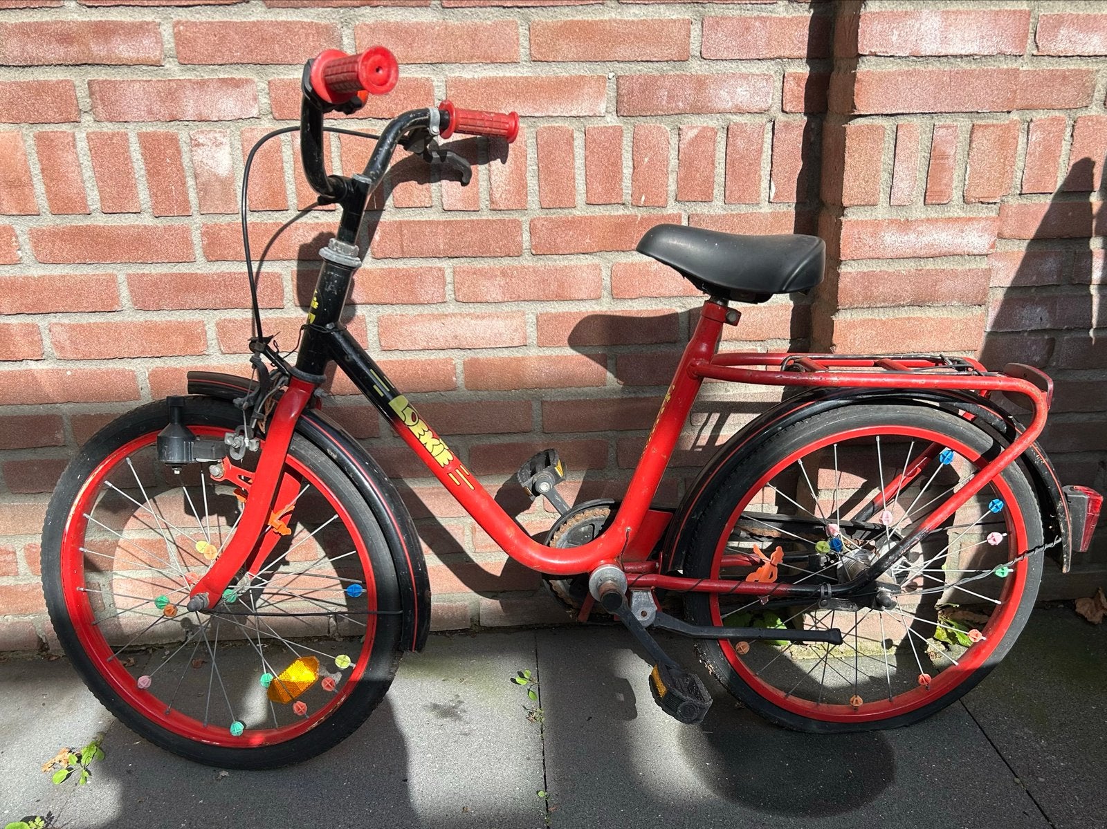 Loekie kinderfiets 20 inch - rood/zwart, Ophalen, Gebruikt, Terugtraprem, 16 tot 20 inch