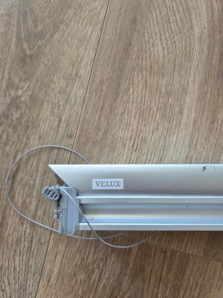Velux Verduisterend rolgordijn DKL 17BA04KA voor GGL-1 raam, Gebruikt, Wit, Minder dan 100 cm, Rolgordijn