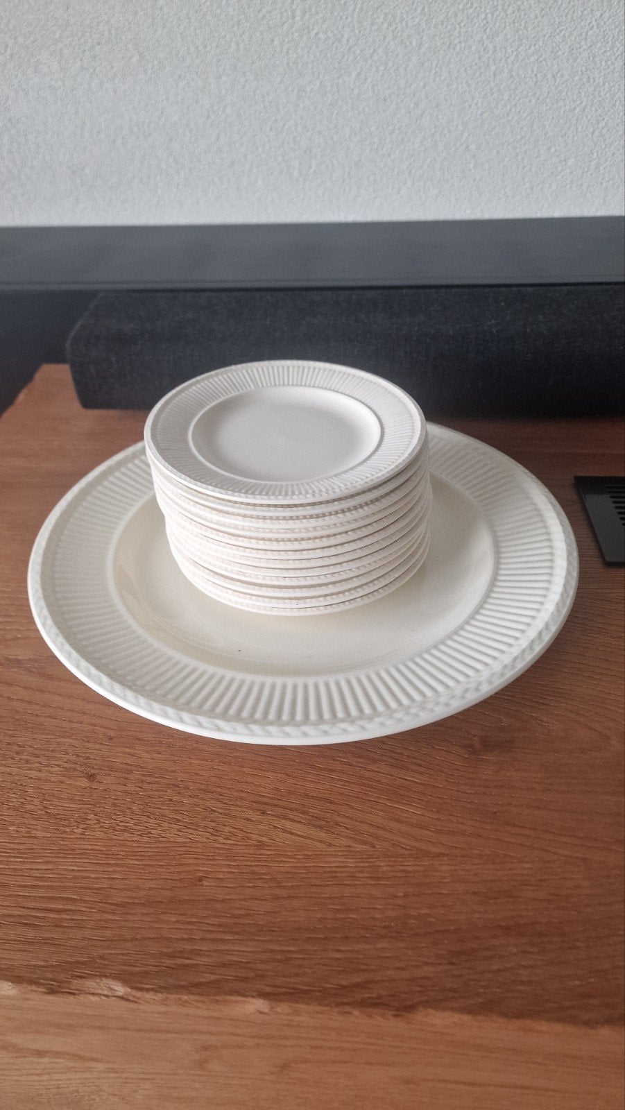 Wedgwood Edme Taartbord + 12 gebaksbordjes, Ophalen of Verzenden, Zo goed als nieuw, Bord(en), Wedgwood