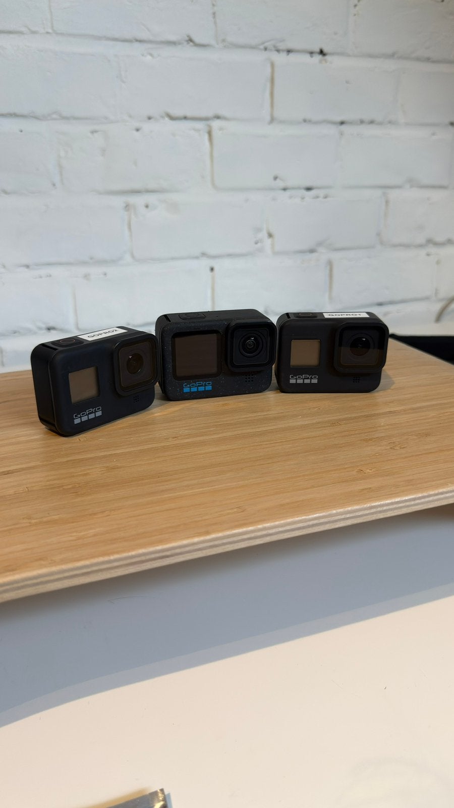 Foto 2 van Set van 3 GoPro-camera’s – 2 HERO8 Black en 1 HERO12 Black