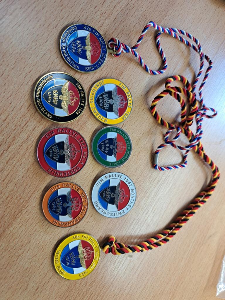 Medailles k.n.m.v diverse Medailles, Ophalen of Verzenden, Overige materialen