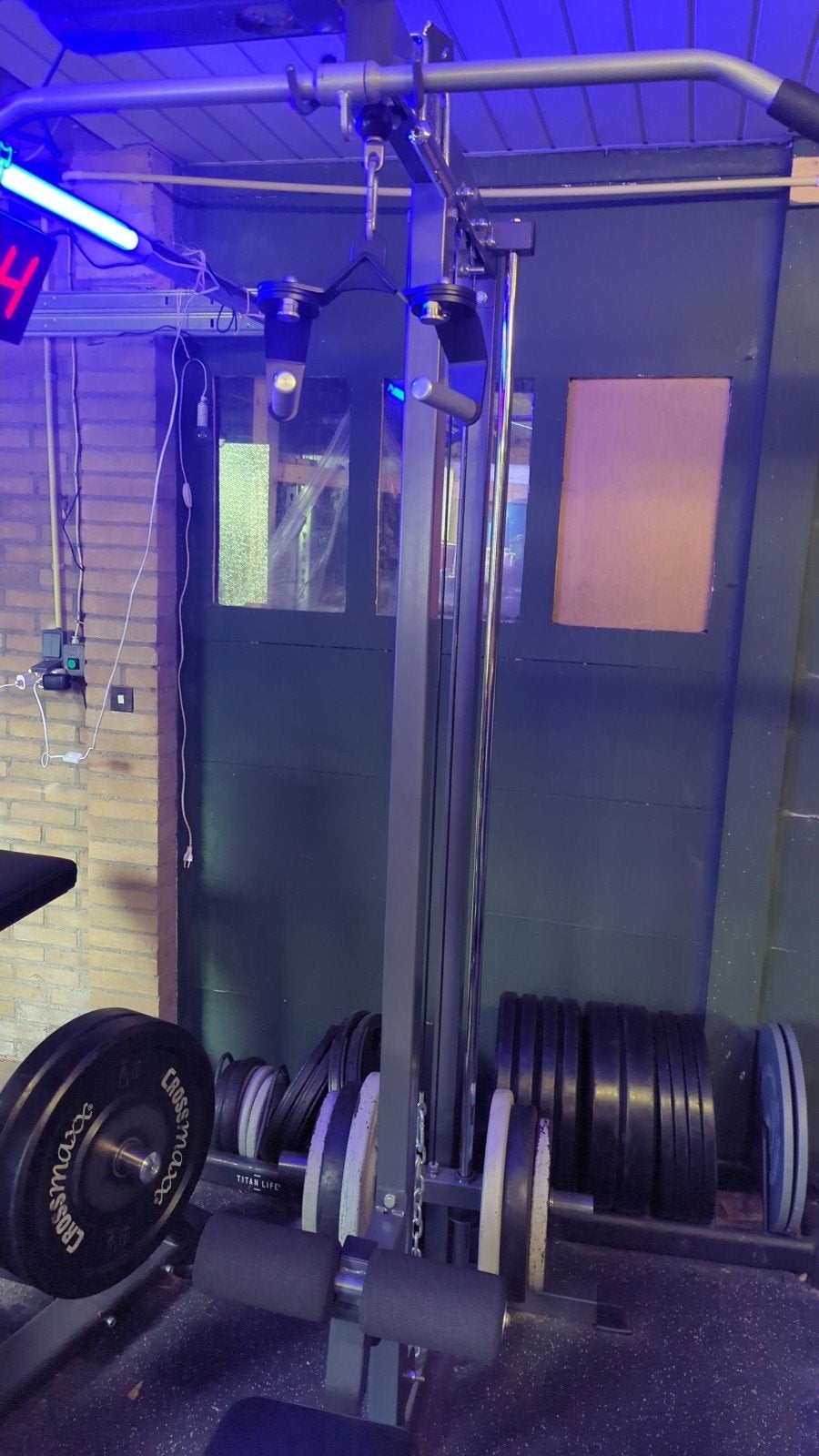 Lat Pulldown & Low Row met metalen pulleys, Sport en Fitness, Fitnessapparatuur, Ophalen, Krachtstation