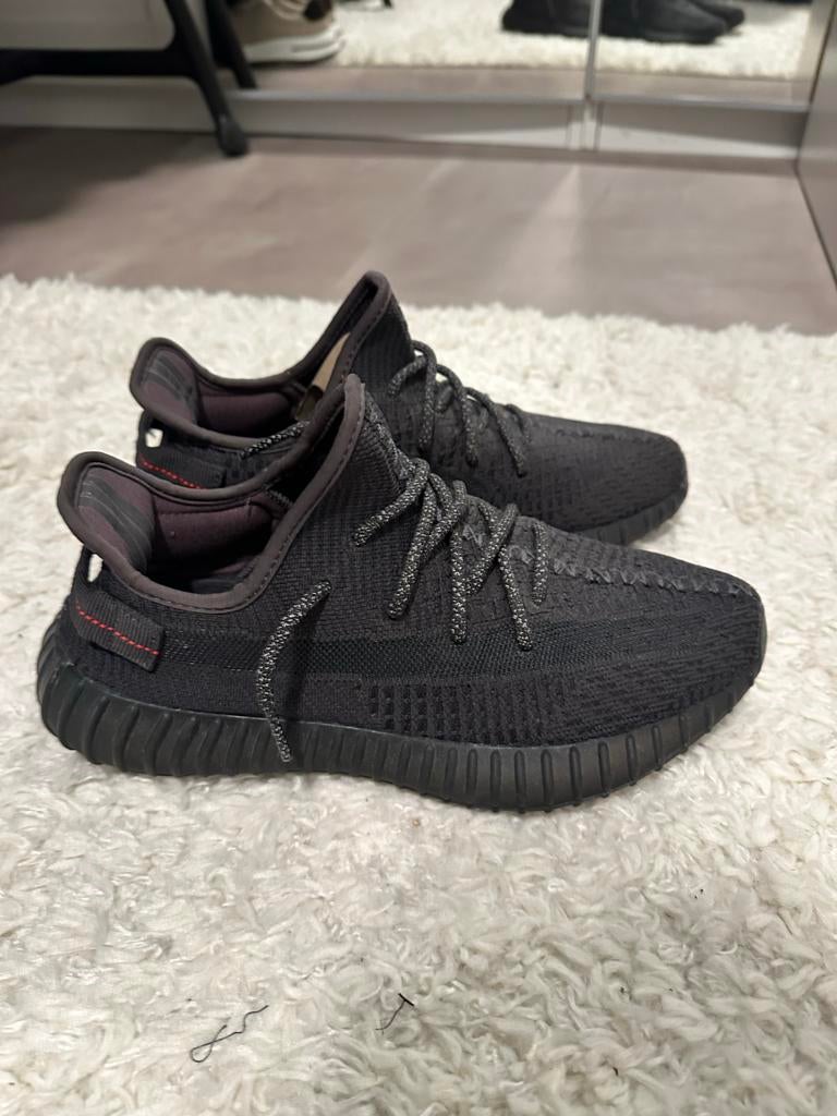Yeezy boost 350 maat 42, Kleding | Heren, Schoenen, Ophalen, Zo goed als nieuw, Zwart, Sneakers of Gympen