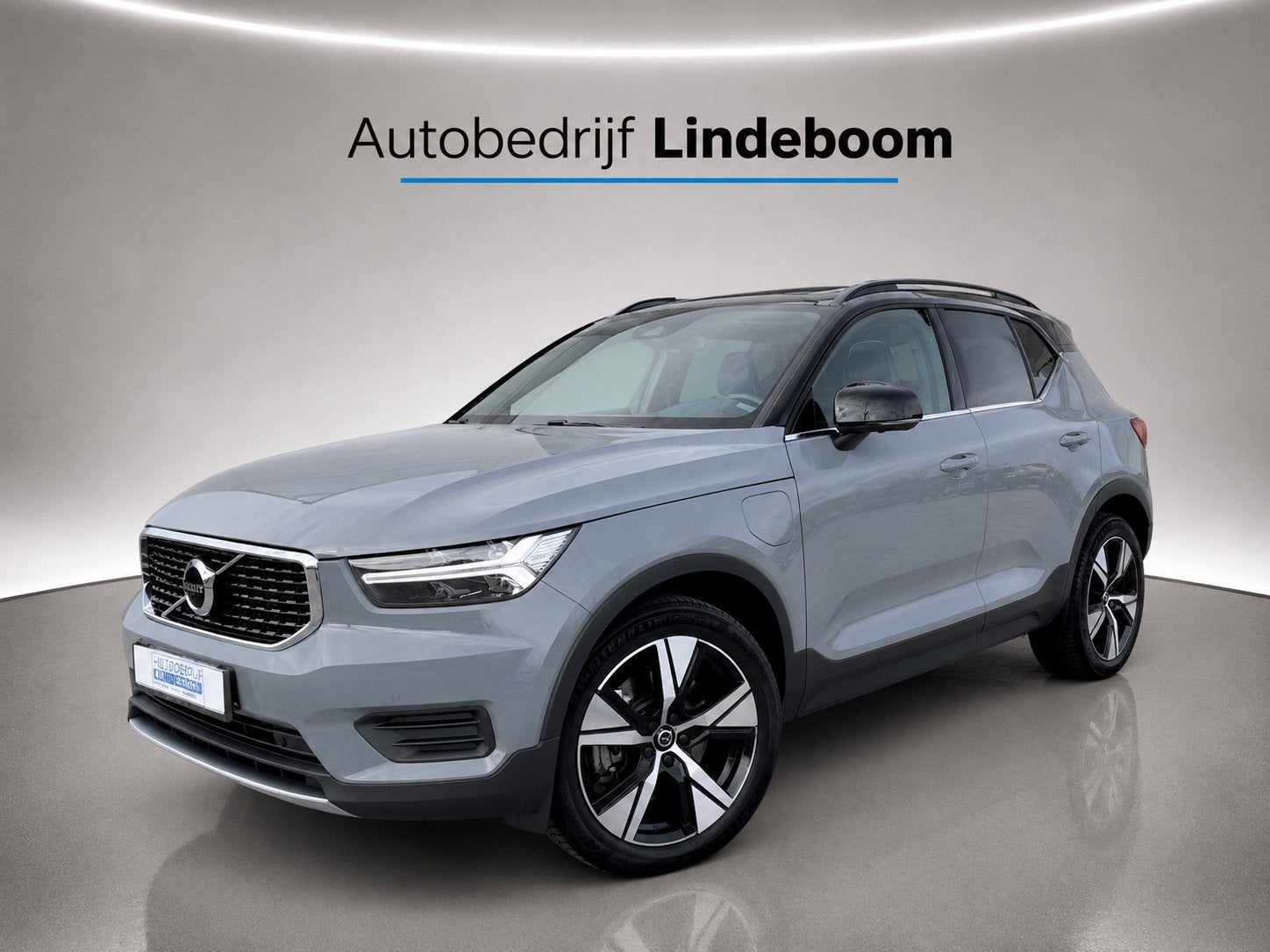 Volvo XC40 1.5 T4 Recharge R-Design, Pano, 360 camera,, Auto's, Volvo, 48 km/l, 129 pk, Blauw, Automatische klimaatregeling