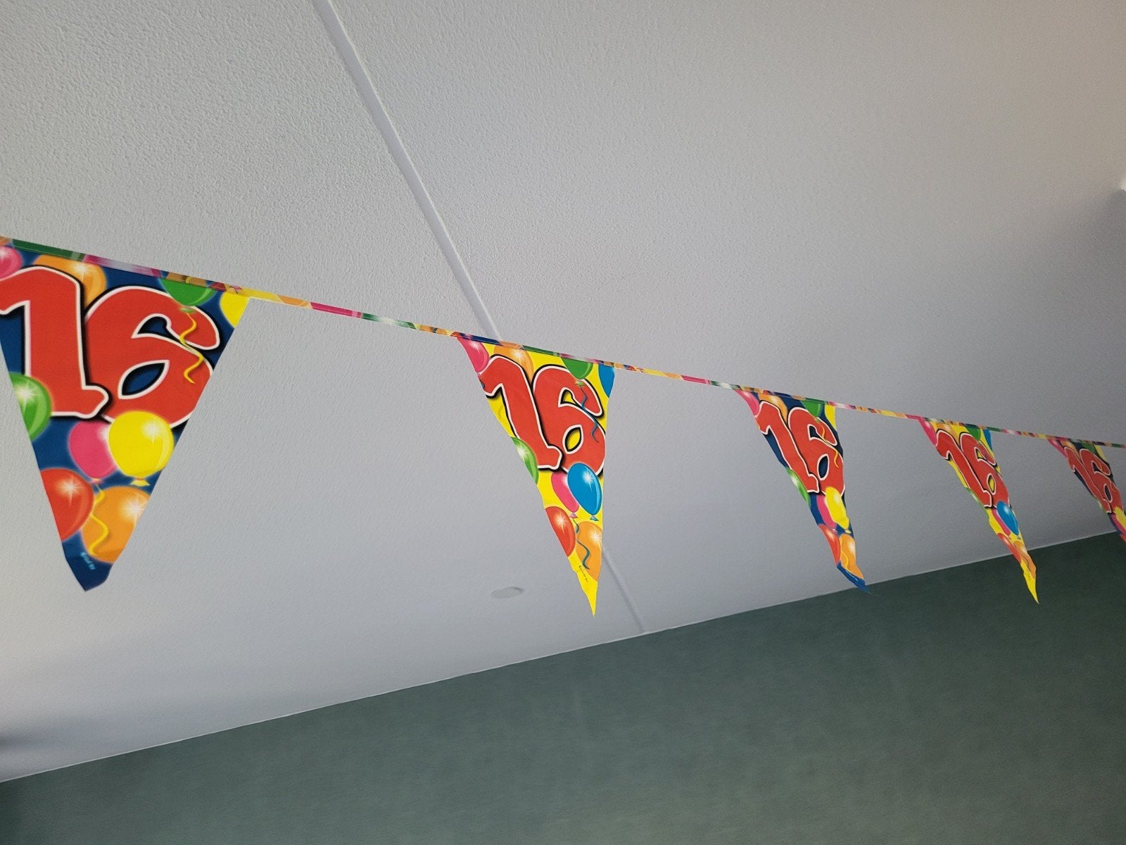 Vlaggetjes '16' - Feestelijke versiering voor 16e verjaardag, Ophalen of Verzenden