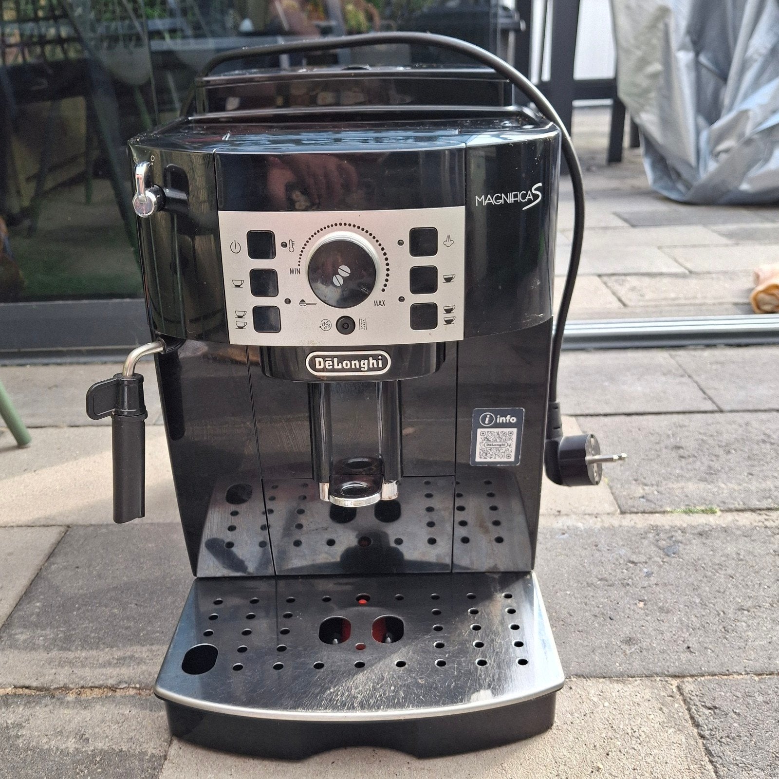 De Longhi magnifica  espresso machine, Witgoed en Apparatuur, Ophalen, Gebruikt, Espresso apparaat, Gemalen koffie