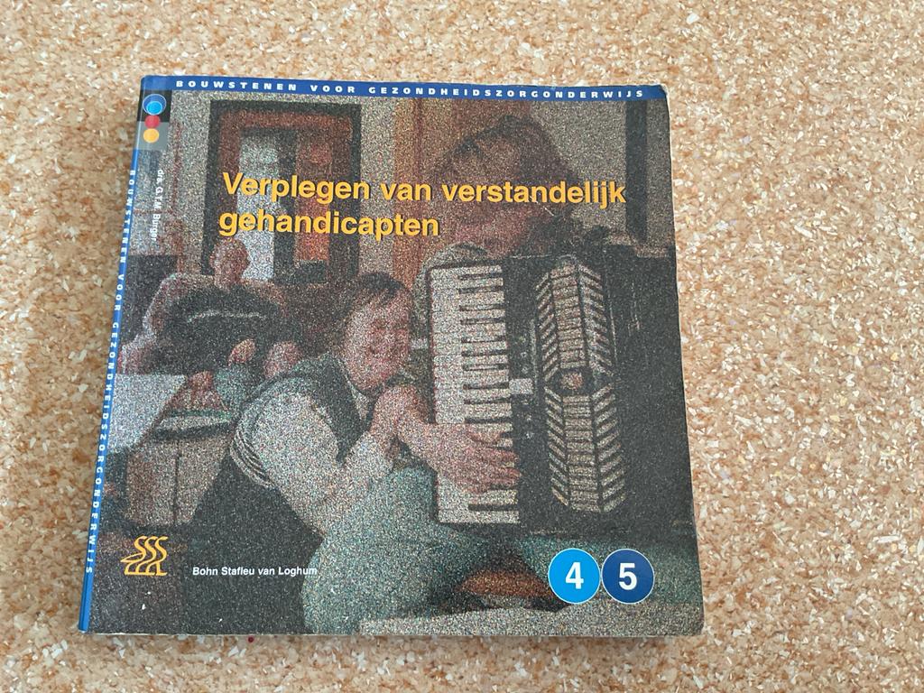 Verplegen van verstandelijk gehandicapten - Boek, Ophalen of Verzenden, Gamma, Zo goed als nieuw, MBO