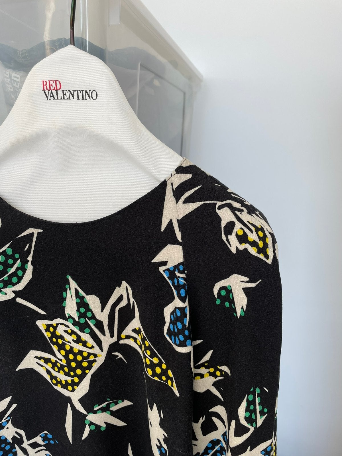 Jurk zwart bloem red Valentino black dress valt als maat 36, Kleding | Dames, Zwart, Ophalen of Verzenden, Zo goed als nieuw, Maat 36 (S)