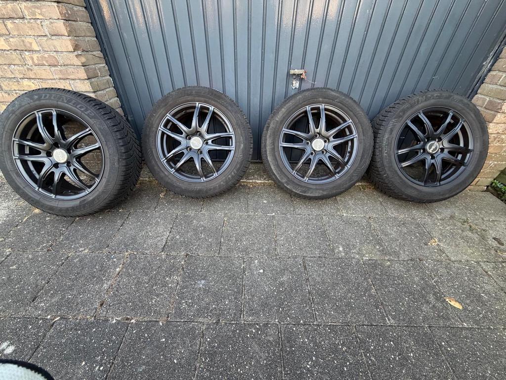 Winterbanden met velgen 215/60 R17 96H, Auto-onderdelen, Banden en Velgen, Ophalen, Banden en Velgen, 17 inch, Winterbanden