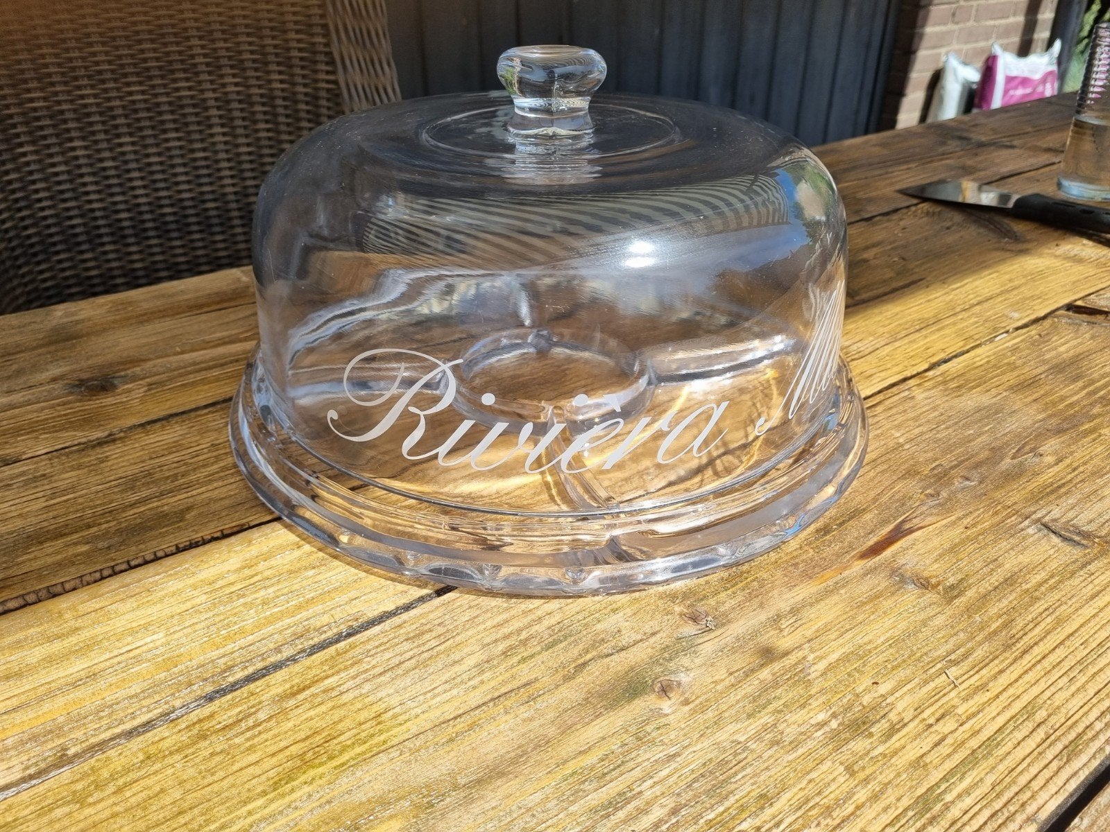 Glazen serveerschaal met deksel - Riviera Maison, Huis en Inrichting, Ophalen of Verzenden, Overige stijlen, Glas, Schaal of Schalen