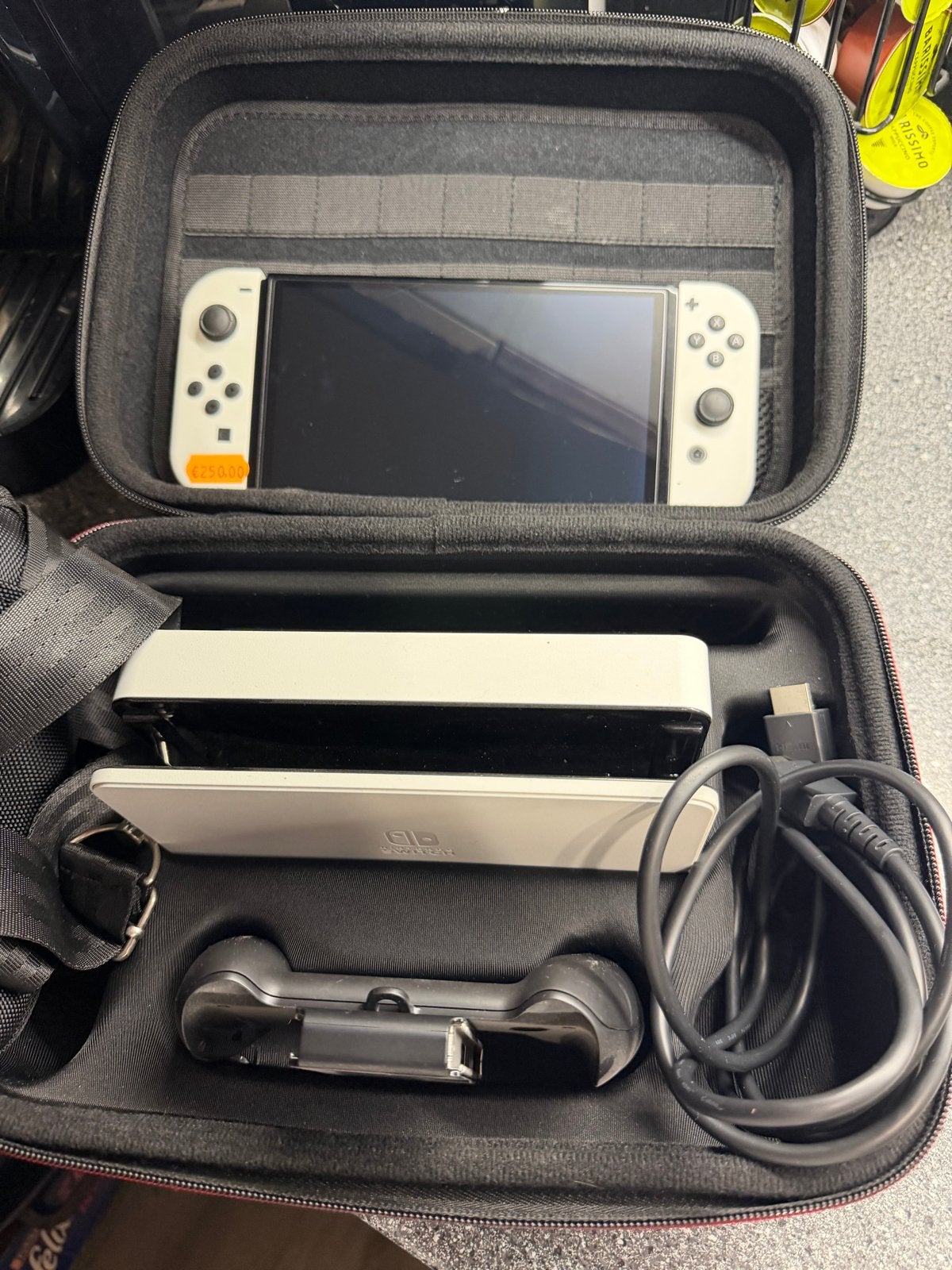 Nintendo Switch OLED met Dock en Joy-Con Grip