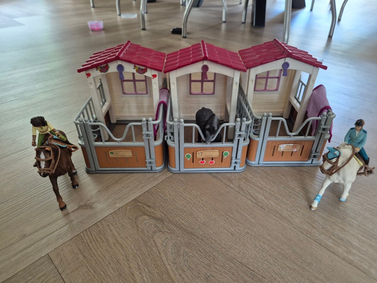 Schleich drie paardenboxen met paarden en ruiters, Ophalen of Verzenden, Gebruikt, Jongen of Meisje