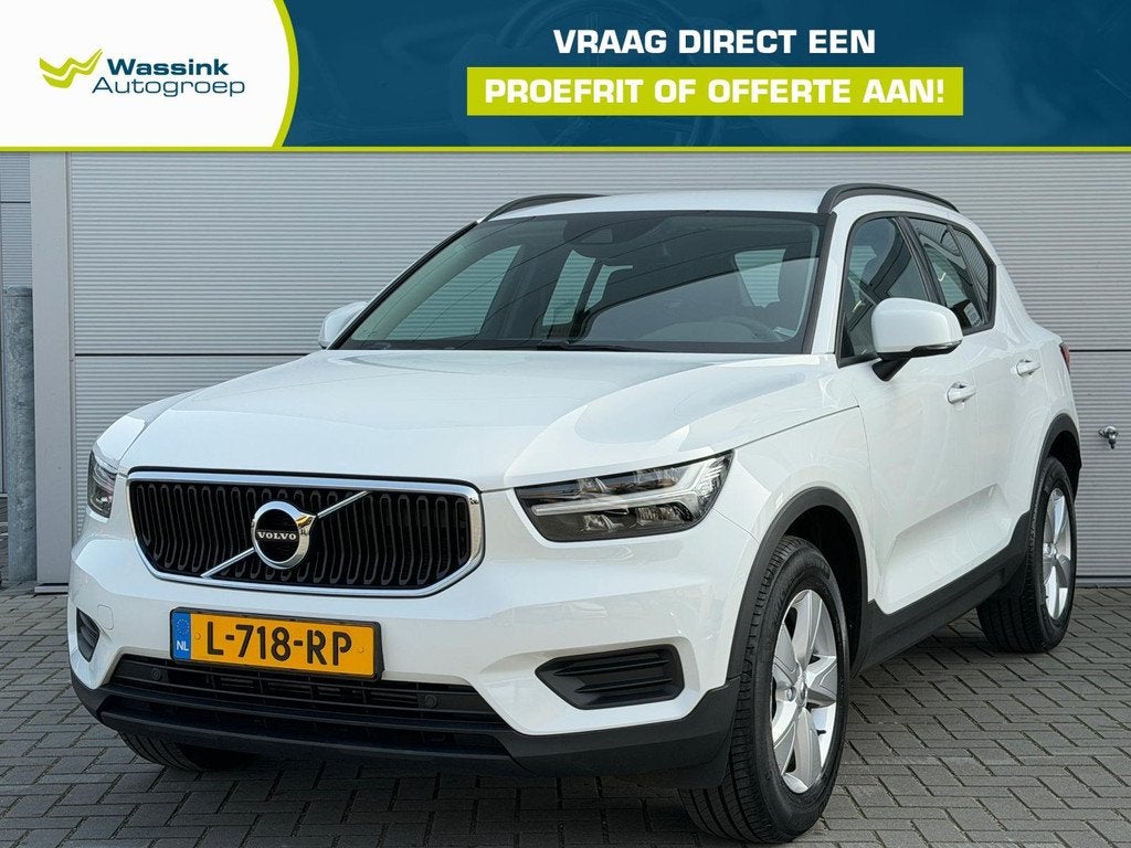 Volvo XC40 T2 129pk Momentum Core Automaat | Climate control, Auto's, Gebruikt, 129 pk, Wit, Bedrijf