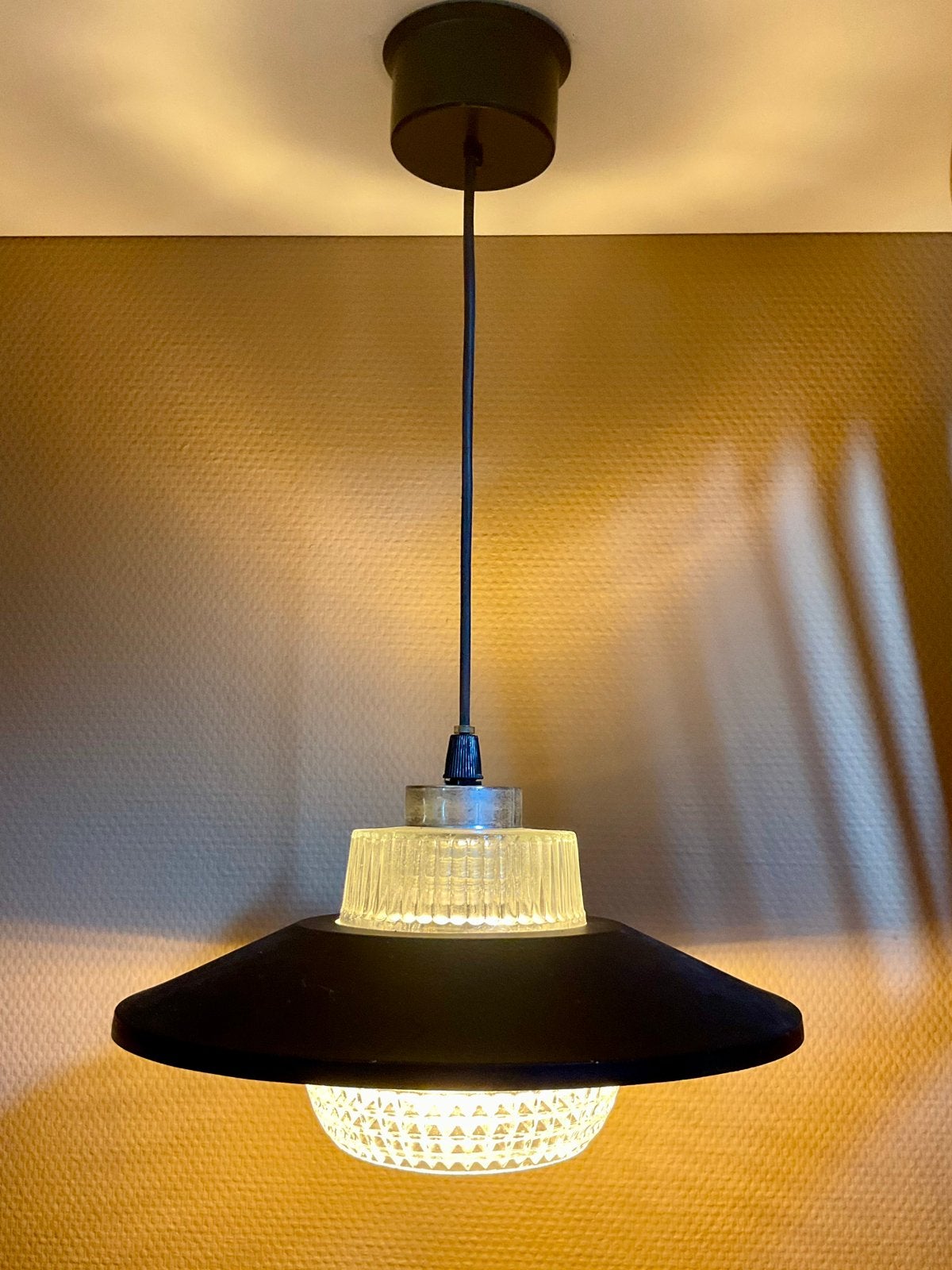Hanglamp Vintage UFO mat zwart met glazen kap, Gebruikt, Ufo, Glas, E27 (groot)