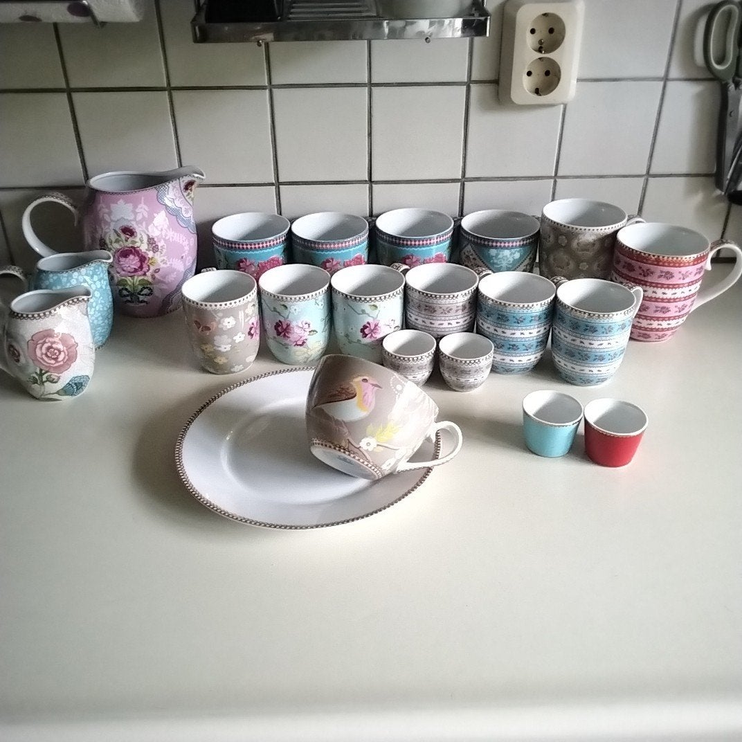 pip servies : melkkan, mokken, eierdopjes,melkkannetjes, Huis en Inrichting, Ophalen of Verzenden