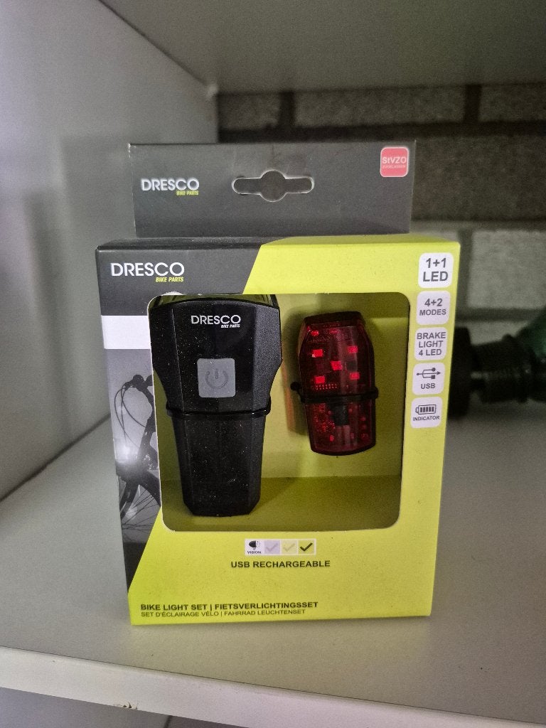 Dresco USB Oplaadbare Fietsverlichtingsset Razor 60 Lux new, Fietsen en Brommers, Fietsaccessoires | Fietsverlichting, Verlichtingsset
