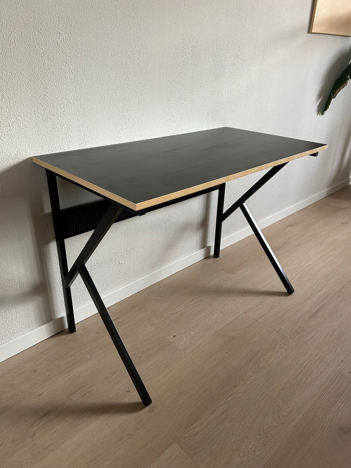 Strak Zwart Bureau - Ideaal voor Thuiswerk of Studie, Ophalen, Gebruikt, Metaal, 56 cm