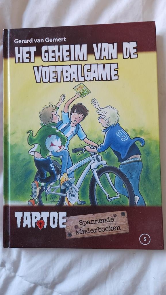 Het Geheim van de Voetbalgame - Gerard van Gemert, Ophalen of Verzenden, Gelezen, Gerard van Gemert, Fictie algemeen