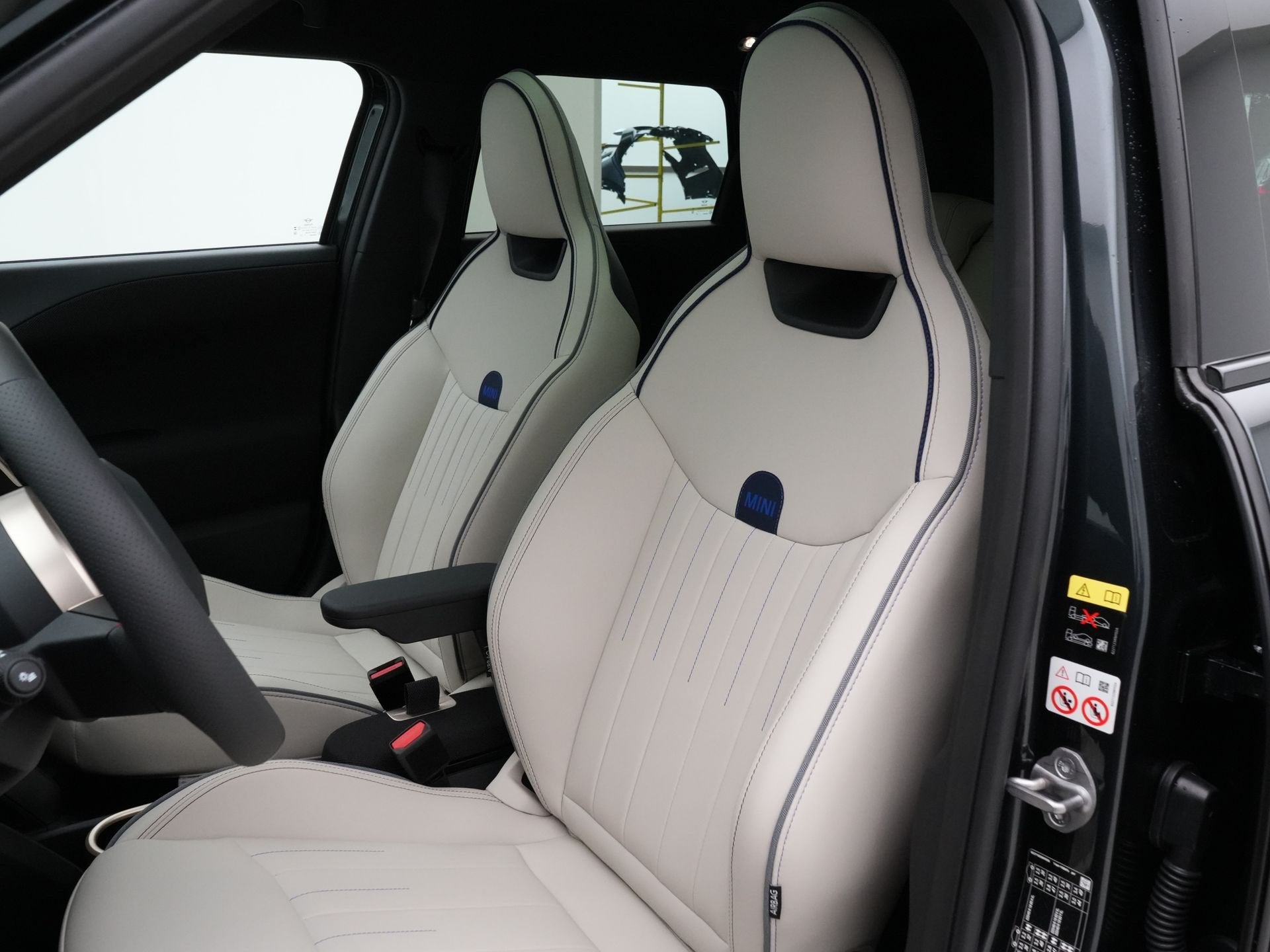 MINI Aceman SE John Cooper Works Pakket L PRIVATE LEASE EUR, Auto's, Dealer onderhouden, Beige, 4 stoelen, Aceman