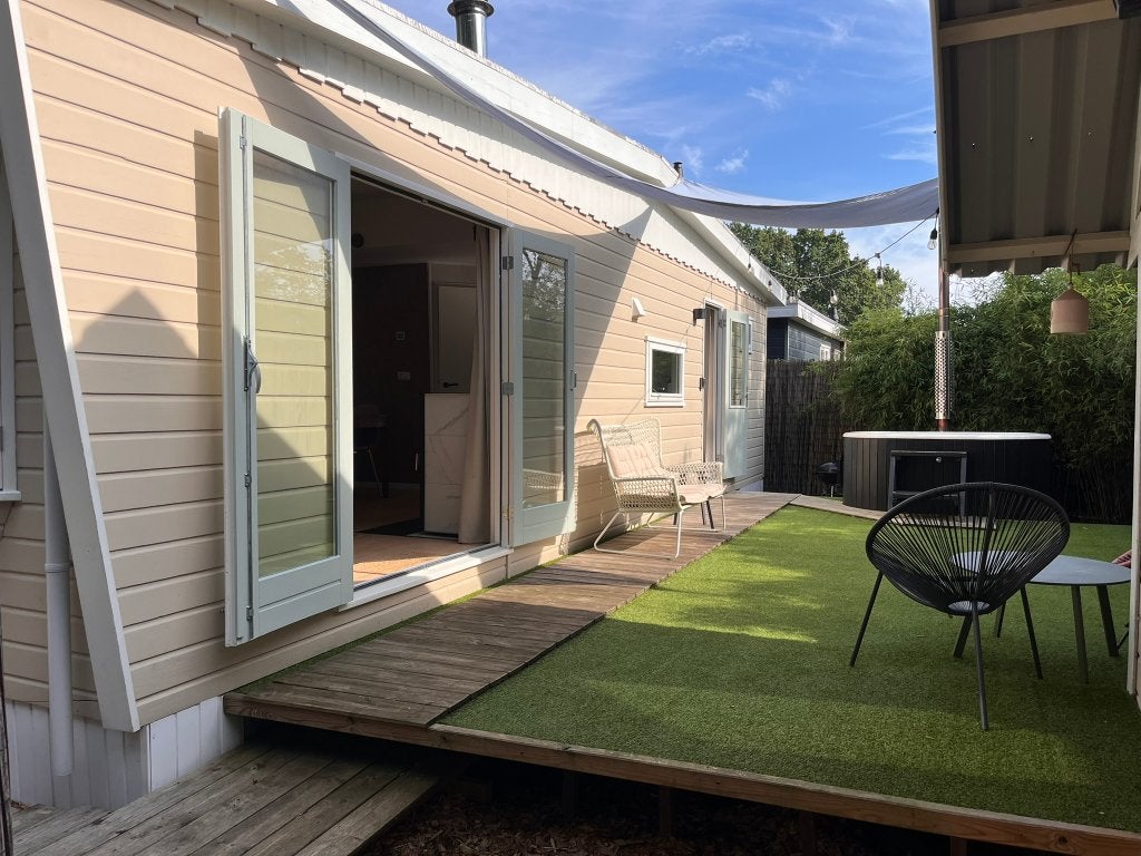 Vakantiehuis met hottub te koop op de Veluwe, In bos, 2 slaapkamers, Recreatiepark, Gelderland en Veluwe