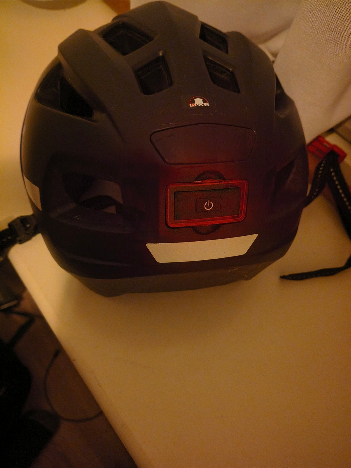 Fietshelm met LED-achterlicht - Zwart, Maat M, Fietsen en Brommers, Ophalen of Verzenden, Zo goed als nieuw, Heer of Dame, M