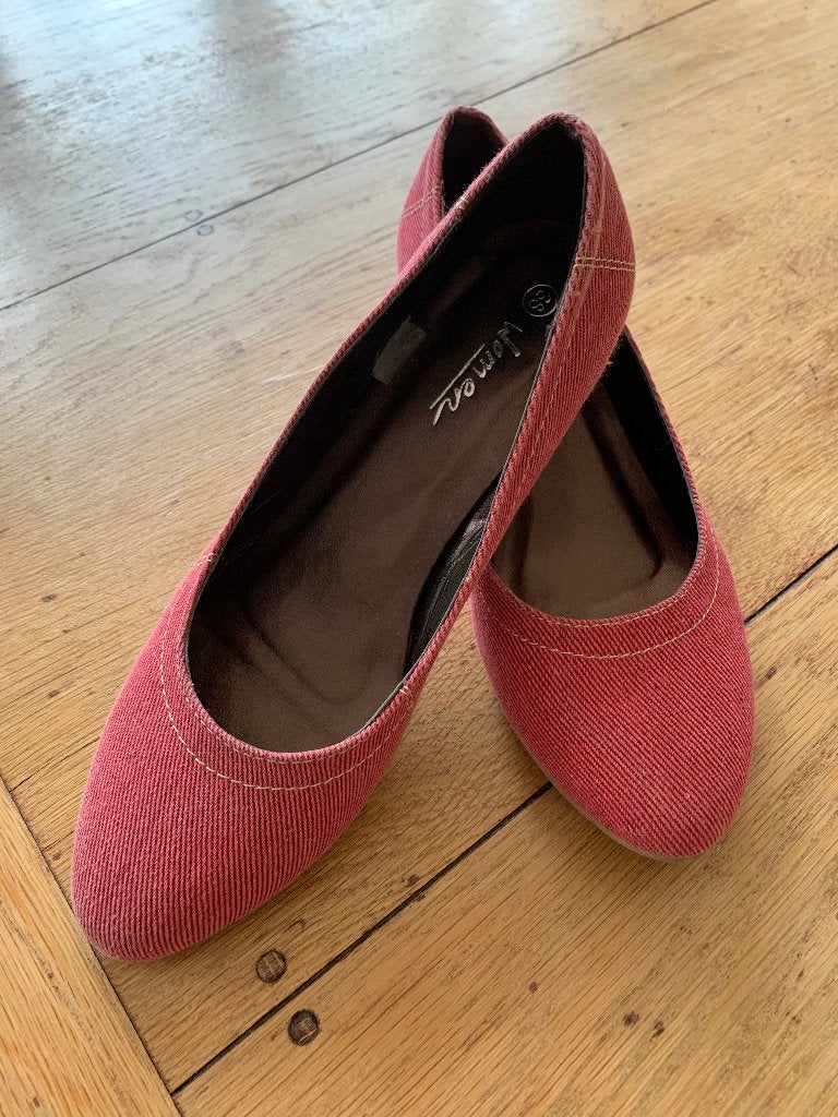 pumps - rood - maat 38 - ZGAN!, Kleding | Dames, Pumps, Ophalen of Verzenden, Zo goed als nieuw, Rood