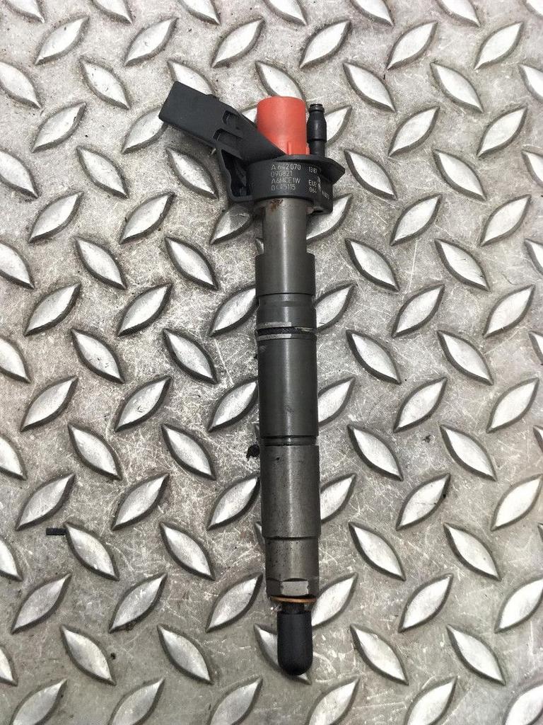 MERCEDES E CLASS BRANDSTOF INJECTOR / VERSTUIVER 6420701187, Ophalen of Verzenden, Gebruikt, Stiba lid
