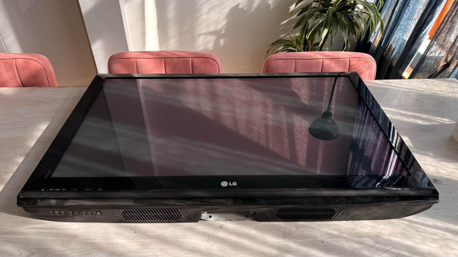 LG 42PQ2000 Plasma TV - 106 cm (42 inch), Ophalen, 50 Hz, HD Ready (720p), 100 cm of meer
