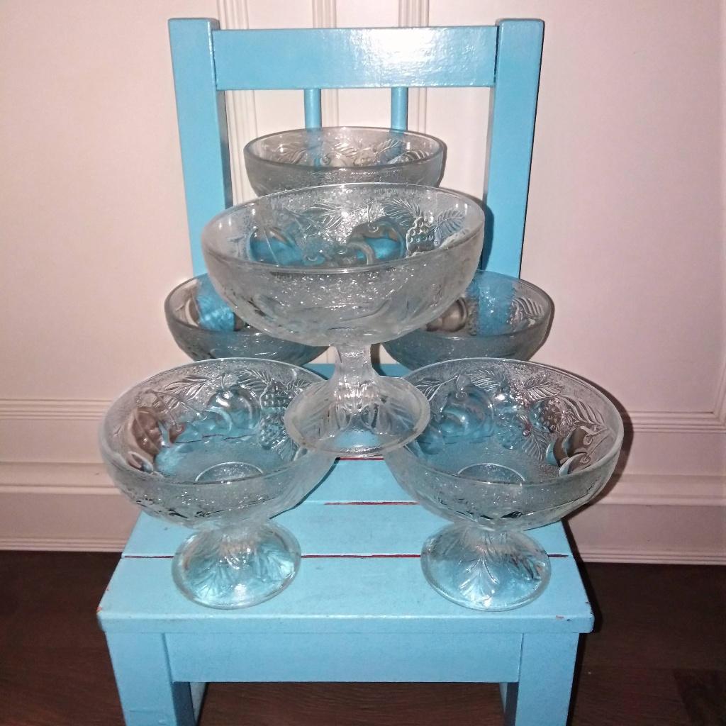 Vintage dessertschaaltjes met reliëf van fruitmotieven 6 x, Huis en Inrichting, Keuken | Servies, Ophalen, Gebruikt, Overige stijlen