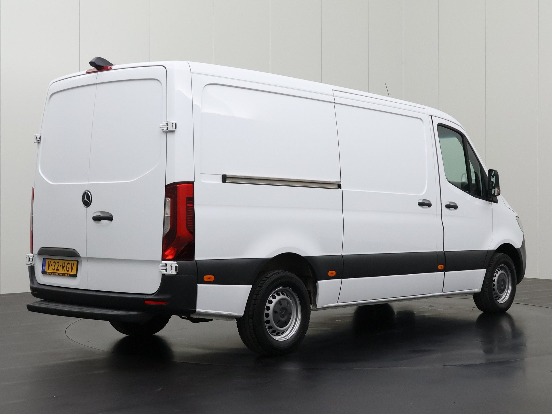 Mercedes-Benz Sprinter 317CDi Automaat L2H1 | LED | Multimed, Auto's, Automaat, Dealer onderhouden, Gebruikt, 4 cilinders