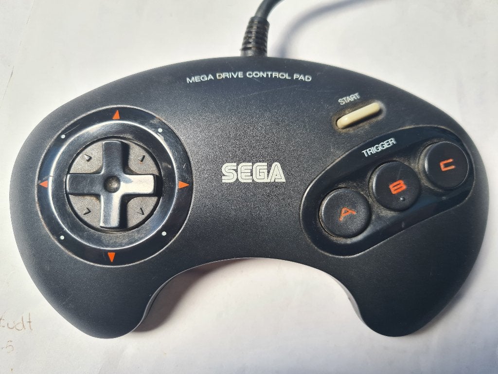 SEGA MEGA DRIVE controller, Spelcomputers en Games, Gebruikt, 1 speler, Racen en Vliegen, Ophalen of Verzenden