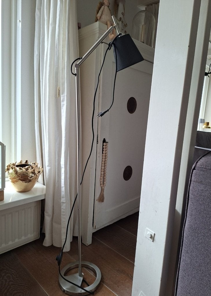 Ikea Nyfors vloerlamp met verstelbare arm, Huis en Inrichting, Ophalen, Gebruikt, GU10, Metaal