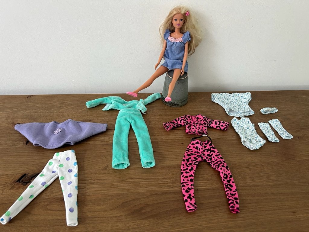 Barbie pop met uitgebreide kledingset, incl. outfits!, Ophalen of Verzenden, Zo goed als nieuw, Barbie