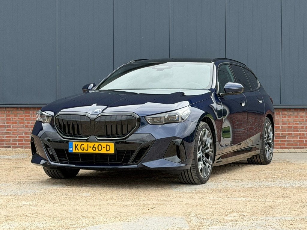 Bmw I5 Touring eDrive40 84 kWh M-Sport Panoramadak, 20'', B&, Auto's, BMW, Automaat, 81 kWh, Achterwielaandrijving, Gebruikt