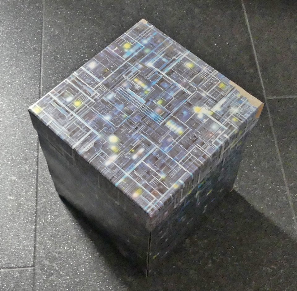 Star Trek Borg Box 1994 videobanden en t-shirt TNG, Ophalen of Verzenden, Zo goed als nieuw, Tv, Overige typen
