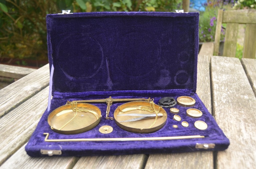 Fraaie antieke reis / goud / opium balans in mooie doos., Antiek en Kunst, Ophalen of Verzenden
