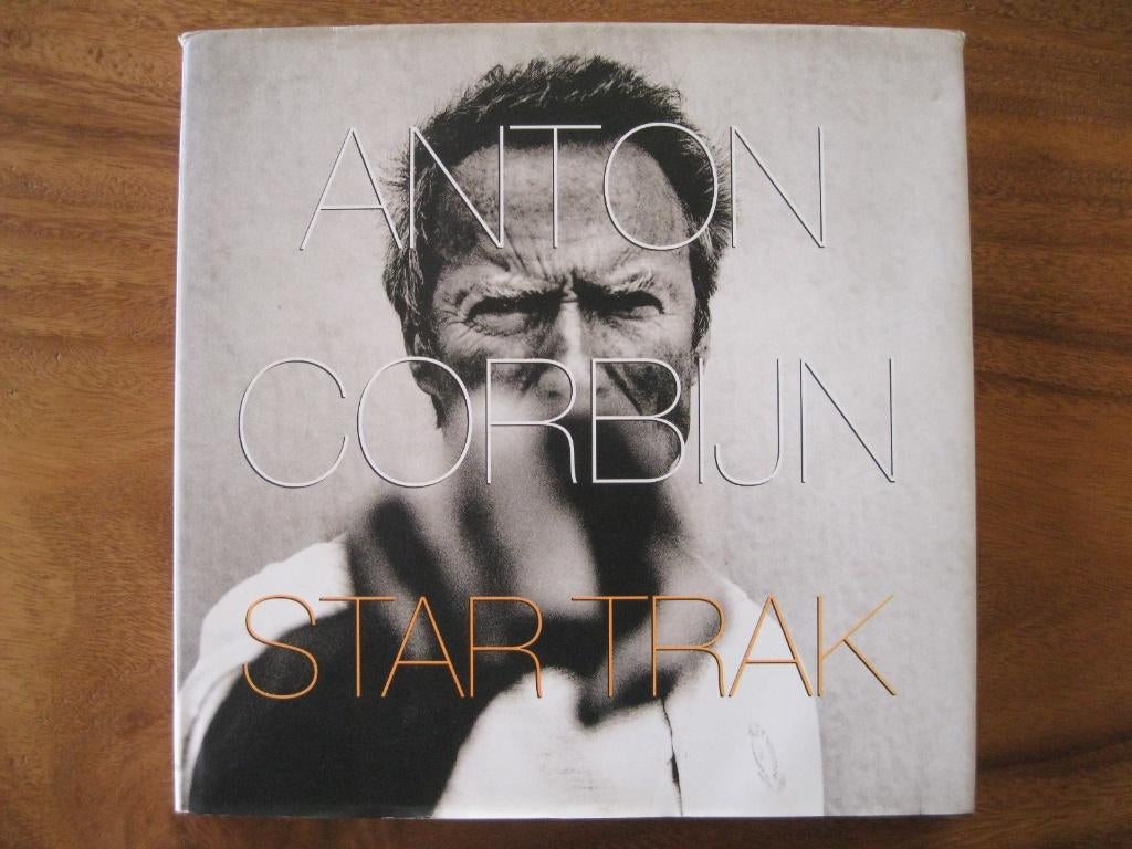 Boek Anton Corbijn - Star Trak, Boeken, Kunst en Cultuur | Fotografie en Design, Zo goed als nieuw, Fotografen, Ophalen of Verzenden