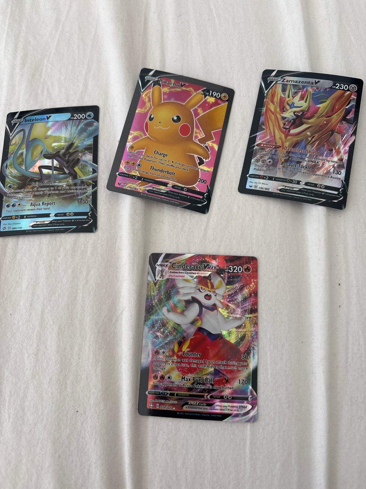 Pokémon V en VMAX Kaarten Bundel (4 stuks), Ophalen of Verzenden, Zo goed als nieuw, Meerdere kaarten