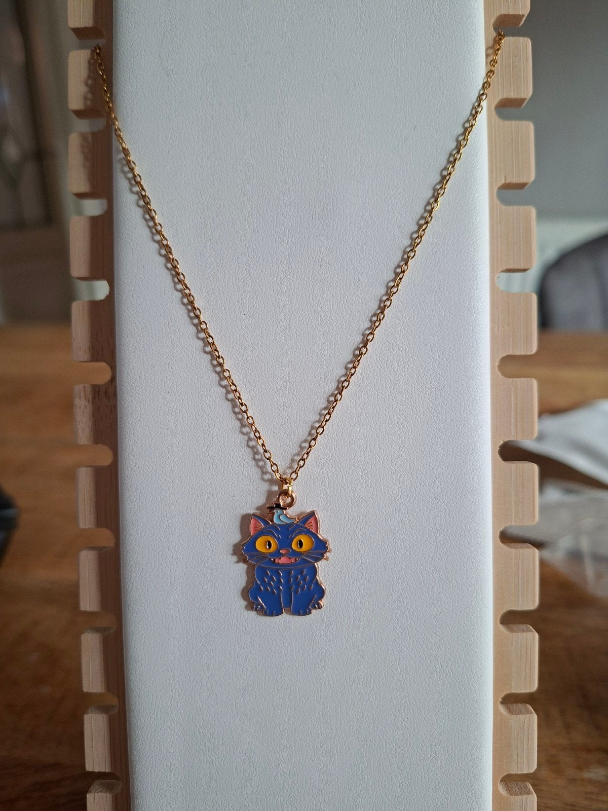 Goudkleurige RVS ketting met Kpop Derpy kat hanger, Nieuw, Ophalen of Verzenden, Goud, Overige materialen