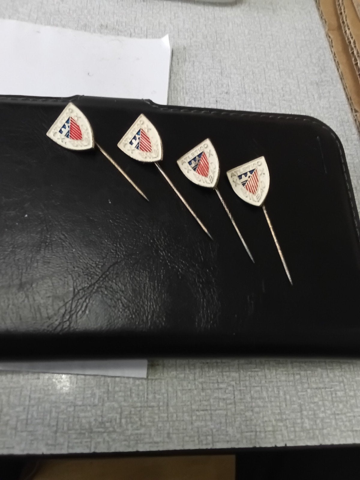 verschillende speldjes van"" Atletico BILBAO "", Verzamelen, Speldjes, Pins en Buttons, Ophalen of Verzenden, Gebruikt, Overige onderwerpen