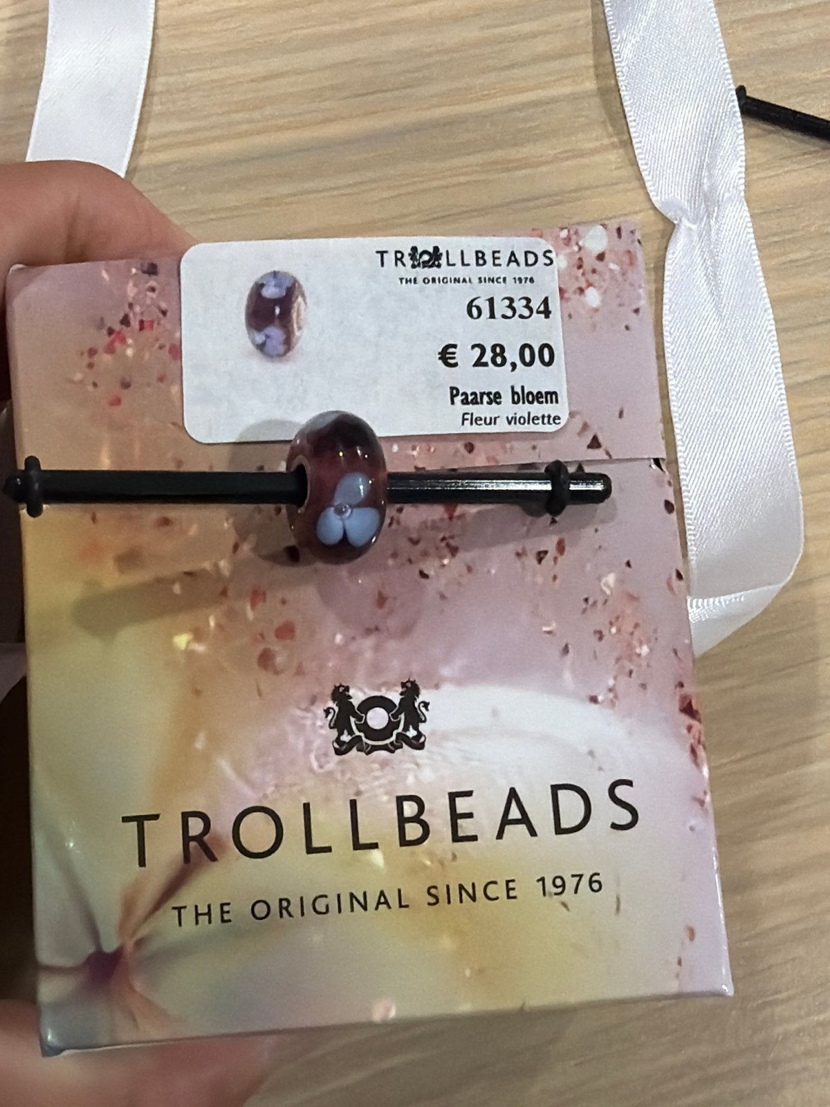 Trollbeads Paarse Bloem Bedel - Nieuw in Verpakking, Sieraden, Tassen en Uiterlijk, Bedels, Glas of Kristal, Nieuw, Ophalen of Verzenden